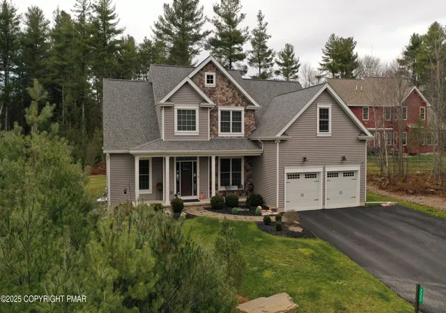 Homes for sale in Blakeslee, PA | 223 Canterbury Cir, Blakeslee, PA 18610 | MLS# PM-137368
