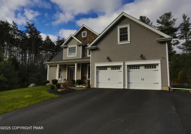 Homes for sale in Blakeslee, PA | 223 Canterbury Cir, Blakeslee, PA 18610 | MLS# PM-137368