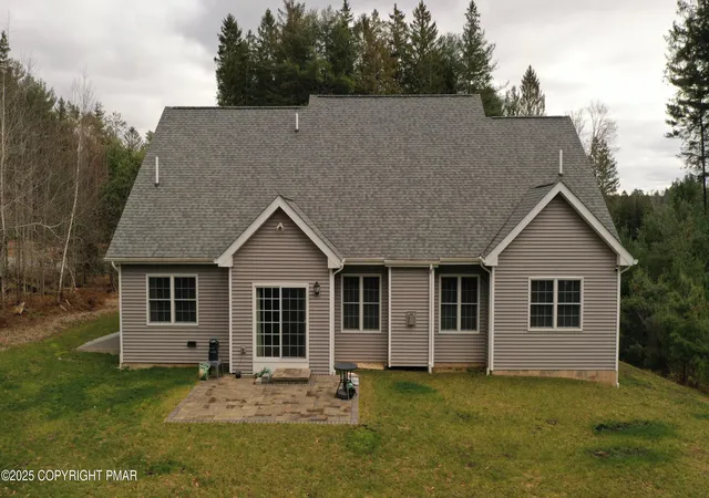 Homes for sale in Blakeslee, PA | 223 Canterbury Cir, Blakeslee, PA 18610 | MLS# PM-137368