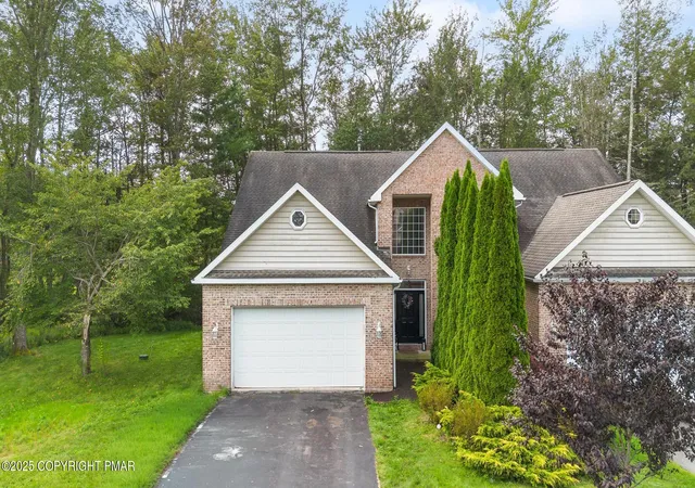 Photo 2 of Townhouse for sale at 32 Pine Tree Dr # L4B, Covington Township, PA 18424 | MLS# PM-136522 | Listing updated on 2025-10-29
