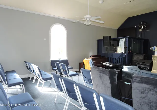 Photo 3 of Sale Pending at 200 Frost Hollow, Easton, PA 18040 | MLS# PM-136669 | Listing updated on 2026-05-22