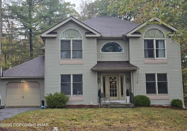 Photo 1 of Single family home for sale at 212 Spicebush Dr, East Stroudsburg, PA 18301 | MLS# PM-136594 | Listing updated on 2025-11-20