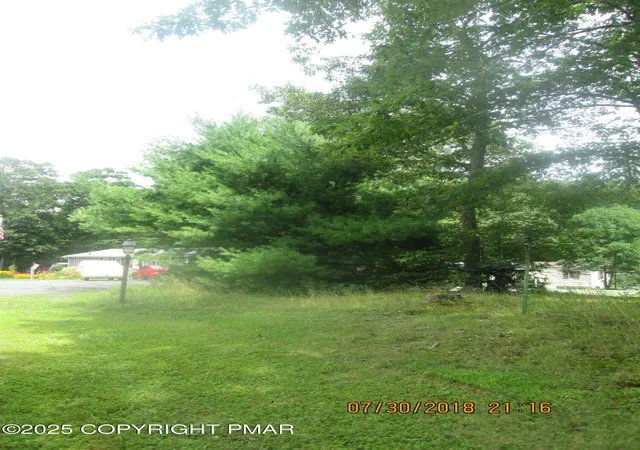 Homes for sale in Pocono Lake, PA | 7 Beaver Dr 7 Dr, Pocono Lake, PA 18347 | MLS# PM-136657