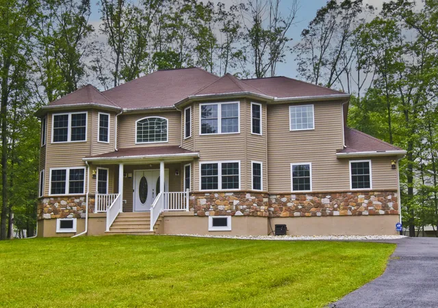 53rd image of 237 Footprint Rd, East Stroudsburg, PA 18302 | MLS# PM-136670