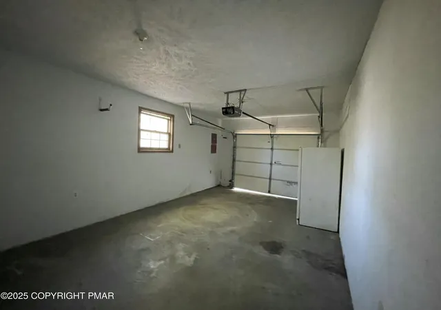 Photo 12 of Sale Pending at 9685 Stony Hollow Dr, Tobyhanna, PA 18466 | MLS# PM-136693 | Listing updated on 2025-12-05