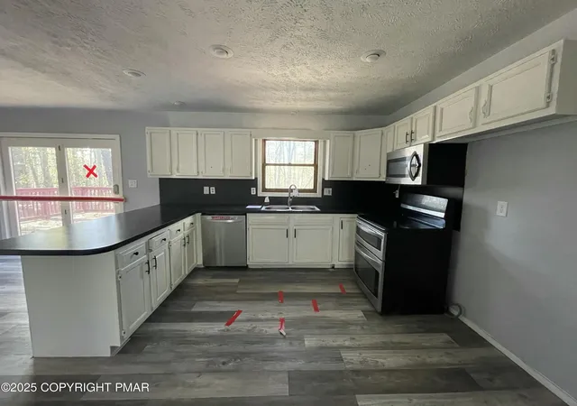 Photo 4 of Sale Pending at 9685 Stony Hollow Dr, Tobyhanna, PA 18466 | MLS# PM-136693 | Listing updated on 2025-12-05