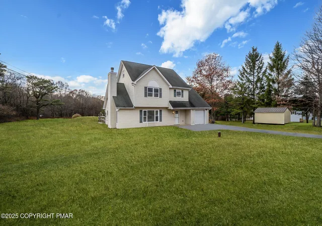 Homes for sale in Blakeslee, PA | 2641 Yellowstone Dr, Blakeslee, PA 18610 | MLS# PM-137160