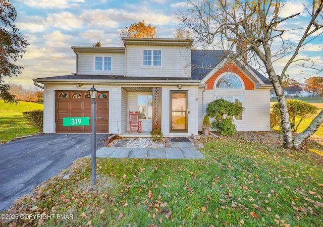 Photo 2 of Single family home for sale at 319 W Windsor Rd, Saylorsburg, PA 18353 | MLS# PM-136946 | Listing updated on 2026-01-02