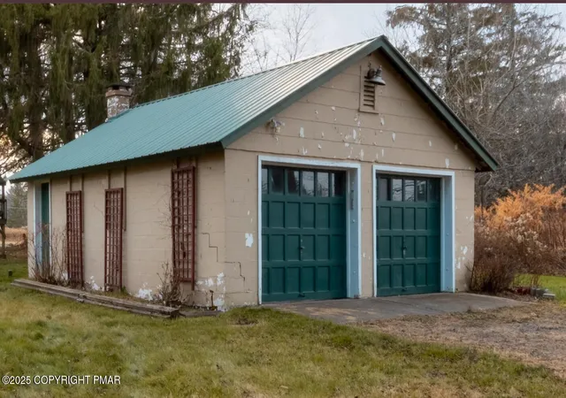 Photo 31 of Single family home for sale at 1615 Church St, Tobyhanna, PA 18466 | MLS# PM-137336 | Listing updated on 2026-01-13