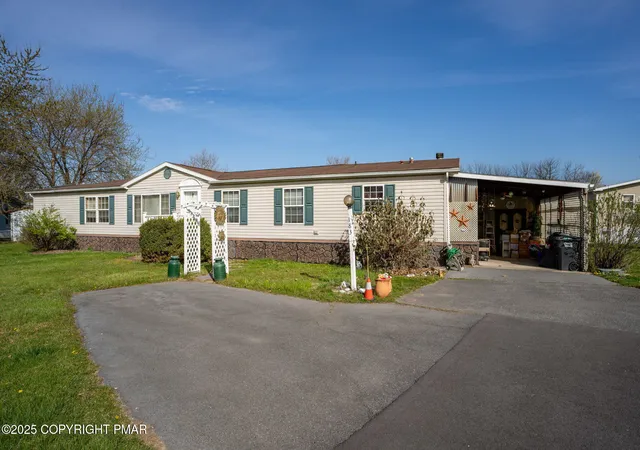 Photo 5 of Manufactured Home at 183 Greenbriar Dr S, Bath, PA 18014 | MLS# PM-137063 | | Sold on 2026-04-02