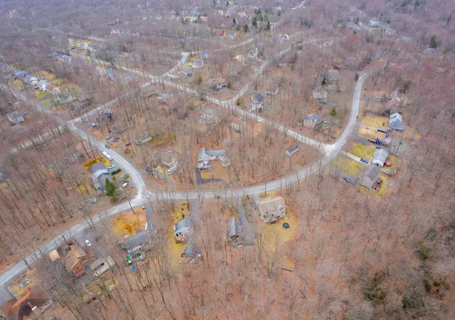 Photo 47 of Single family home for sale at 1458 Belgravia Dr, Tobyhanna, PA 18466 | MLS# PM-137041 | Listing updated on 2026-03-11