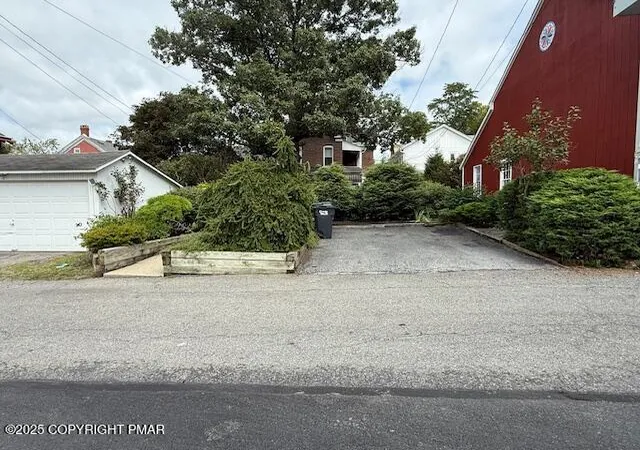 Photo 38 of Single family home for sale at 314 2nd St, Slatington, PA 18080 | MLS# PM-137103 | Listing updated on 2025-12-10