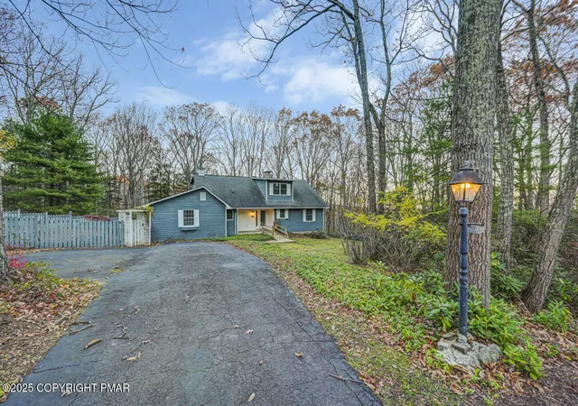 Photo 1 of Single family home for sale at 384 Devils Hole Rd, Cresco, PA 18326 | MLS# PM-137112 | Listing updated on 2025-11-17