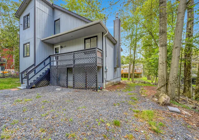 Photo 3 of Single family home for sale at 8498 Bumble Bee Way, Tobyhanna, PA 18466 | MLS# PM-137115 | Listing updated on 2026-01-13