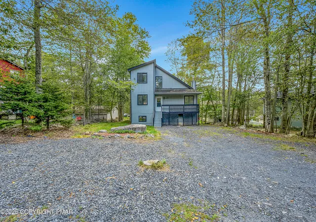 Photo 3 of Single family home for sale at 8498 Bumble Bee Way, Tobyhanna, PA 18466 | MLS# PM-137115 | Listing updated on 2026-01-13