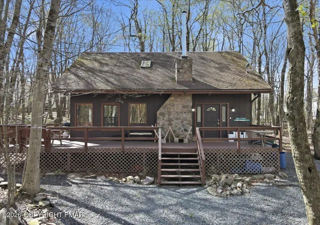 Homes for sale in Tobyhanna, PA | 3355 Woodland Dr, Tobyhanna, PA 18466 | MLS# PM-140969