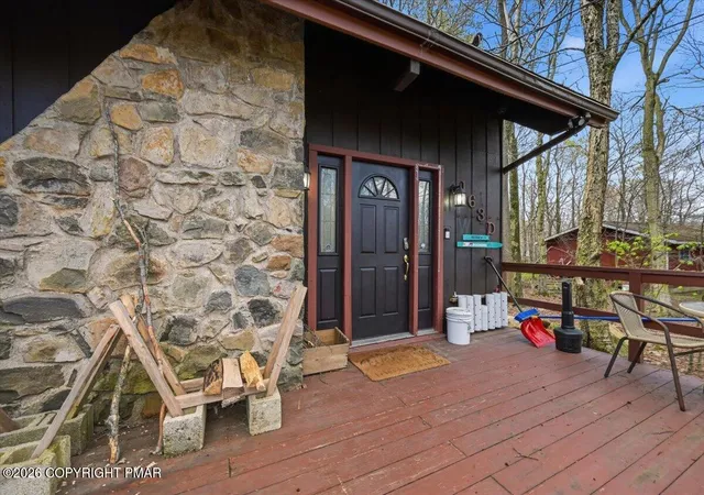 Homes for sale in Tobyhanna, PA | 3355 Woodland Dr, Tobyhanna, PA 18466 | MLS# PM-140969