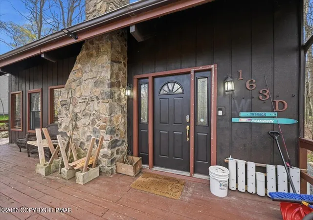 Homes for sale in Tobyhanna, PA | 3355 Woodland Dr, Tobyhanna, PA 18466 | MLS# PM-140969