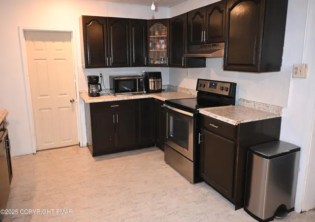 Photo 3 of Single family home for sale at 2215 Pennsylvania Ave, Bangor, PA 18013 | MLS# PM-137126 | Listing updated on 2026-07-21