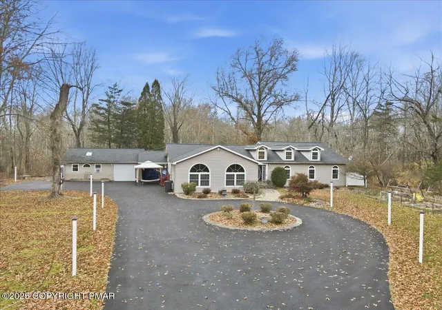 Photo 2 of Single family home for sale at 4108 Manor Dr, Stroudsburg, PA 18360 | MLS# PM-137202 | Listing updated on 2025-12-03