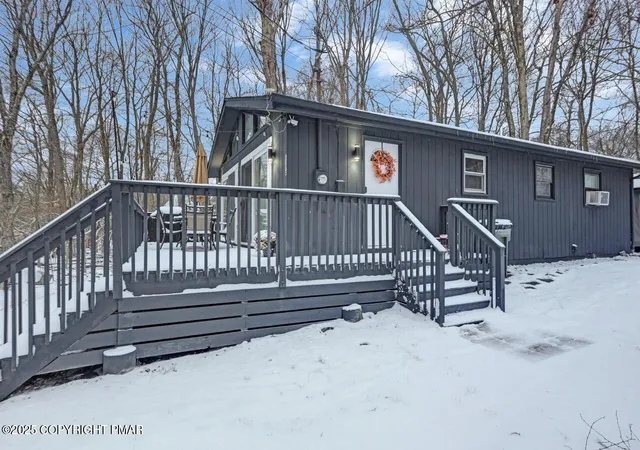 Photo 3 of Sale Pending at 5306 NE Ledgewood Dr, Tobyhanna, PA 18466 | MLS# PM-137188 | Listing updated on 2025-12-23