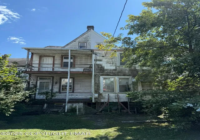 Photo 2 of Multi family home for sale at 117 E Saylor St, Mount Carmel, PA 17851 | MLS# PM-137224 | Listing updated on 2025-11-26