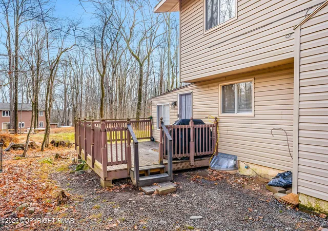 Photo 3 of Single family home for sale at 162 Selig Rd, Pocono Lake, PA 18347 | MLS# PM-137495 | Listing updated on 2025-11-25