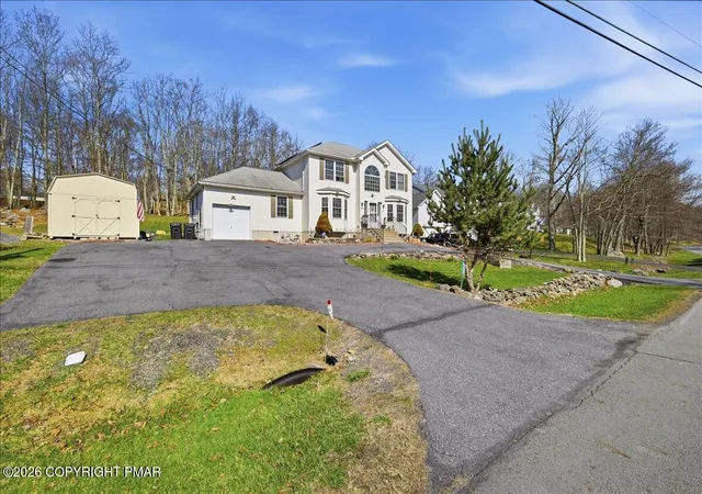 Photo 2 of Single family home for sale at 4373 Pine Ridge Dr E, Bushkill, PA 18324 | MLS# PM-137316 | Listing updated on 2026-05-04