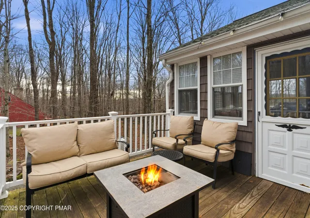 Photo 5 of Single Family Residence at 33 Sunset Dr, Covington Township, PA 18424 | MLS# PM-137342 | | Sold on 2026-01-09