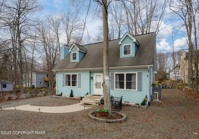 Photo 2 of Single family home for sale at 7430 Ventnor Dr, Tobyhanna, PA 18466 | MLS# PM-137425 | Listing updated on 2026-01-07