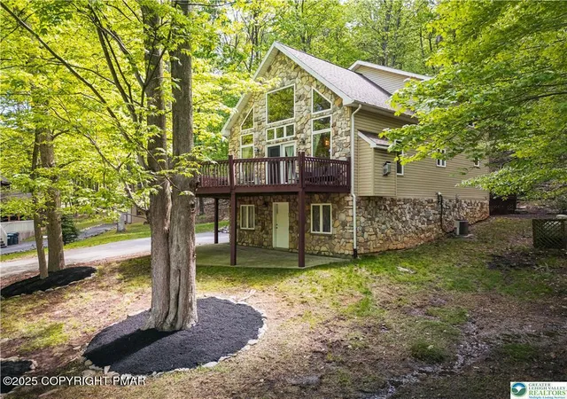 Homes for sale in Hazle Township, PA | 79 Muskegon Cir, Hazle Township, PA 18202 | MLS# PM-137421