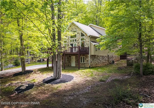 Homes for sale in Hazle Township, PA | 79 Muskegon Cir, Hazle Township, PA 18202 | MLS# PM-137421