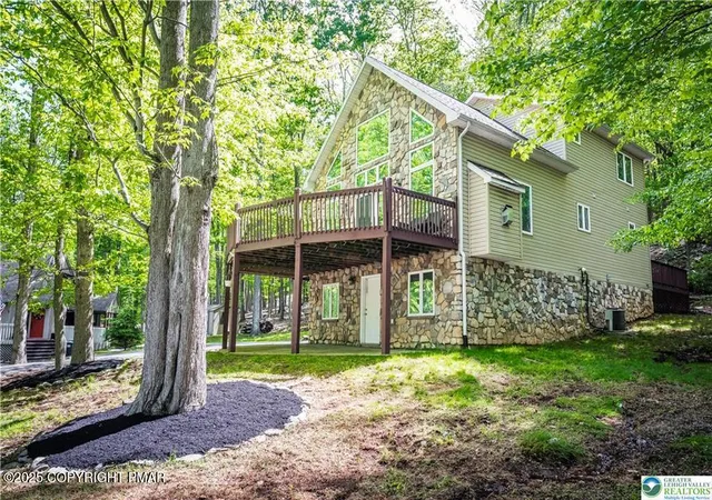 Homes for sale in Hazle Township, PA | 79 Muskegon Cir, Hazle Township, PA 18202 | MLS# PM-137421