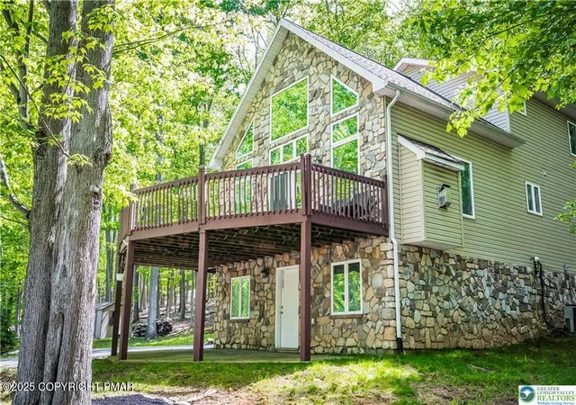 Homes for sale in Hazle Township, PA | 79 Muskegon Cir, Hazle Township, PA 18202 | MLS# PM-137421
