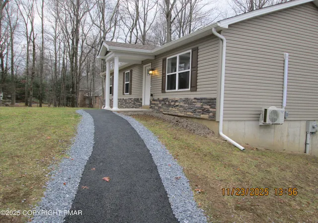 Photo 3 of Single Family Residence at 380 Gallery Ln, Mount Bethel, PA 18343 | MLS# PM-137456 | | Sold on 2026-04-27