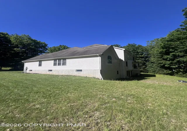 Homes for sale in Bartonsville, PA | 371 Joanne Ct, Bartonsville, PA 18321 | MLS# PM-137485