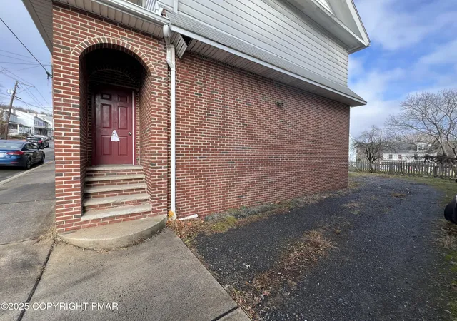 2nd image of 405 N Front St, Minersville, PA 17954 | MLS# PM-137564