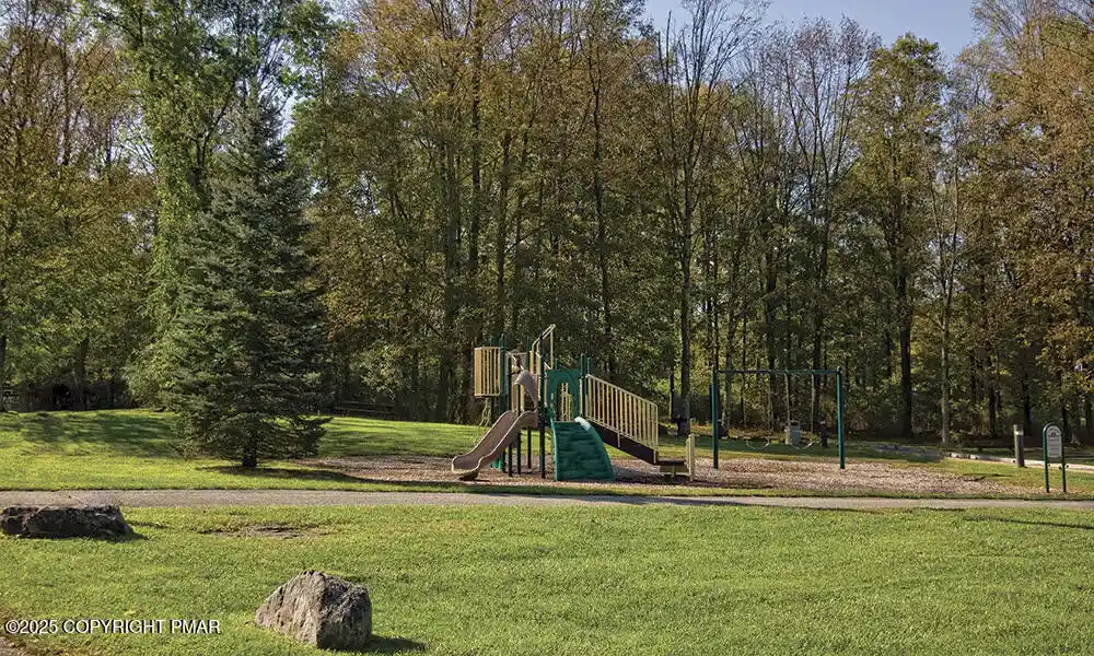 Listing Photo 43 - Condo for sale in 57 Vly Vw Ct located at 57 Vly Vw Ct, East Stroudsburg, PA 18302 - Unit 57 Valley View Ct