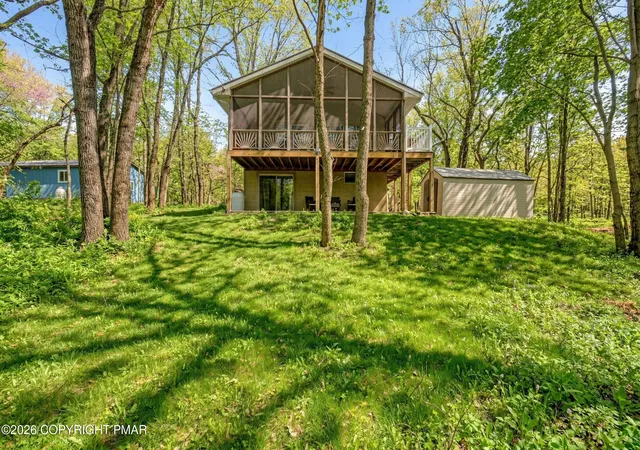 Homes for sale in Blakeslee, PA | 124 Fern Ridge Rd, Blakeslee, PA 18610 | MLS# PM-137668