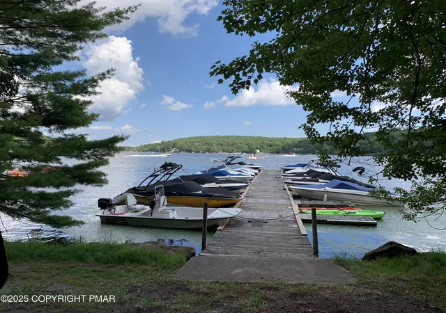 Homes for sale in Blakeslee, PA | 124 Fern Ridge Rd, Blakeslee, PA 18610 | MLS# PM-137668