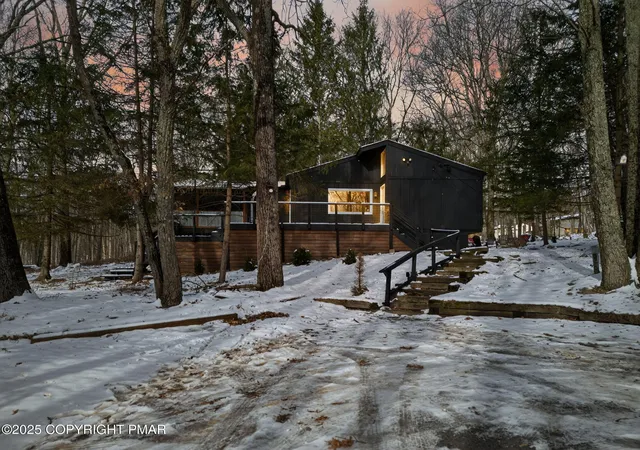 Photo 1 of Single family home for sale at 2329 Cramer Ct, Bushkill, PA 18324 | MLS# PM-137751 | Listing updated on 2026-01-14