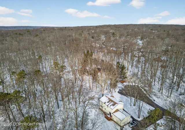 Photo 2 of Single family home for sale at 2329 Cramer Ct, Bushkill, PA 18324 | MLS# PM-137751 | Listing updated on 2026-01-14