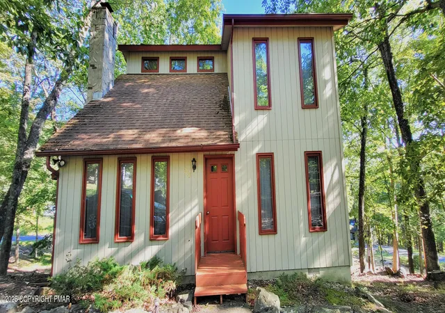 Photo 2 of Single family home for sale at 188 Radcliff Rd, Bushkill, PA 18324 | MLS# PM-137790 | Listing updated on 2026-06-23