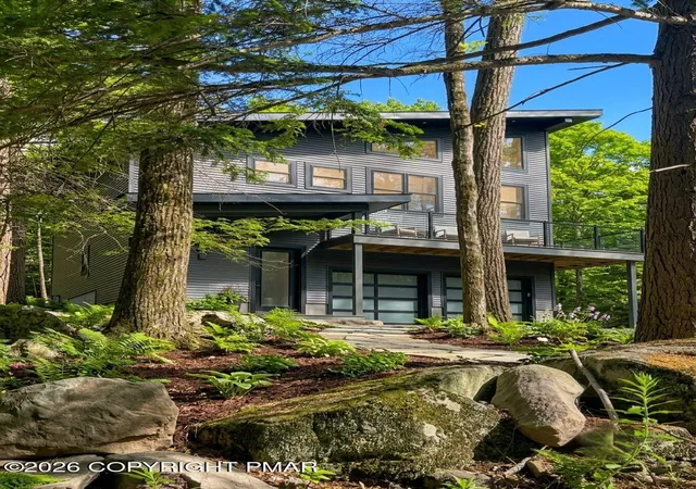 Homes for sale in Lake Ariel, PA | 12 Dunhill Ct, Lake Ariel, PA 18436 | MLS# PM-137811