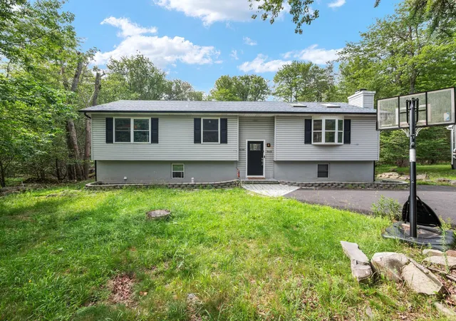 Photo 1 of Single family home for sale at 1533 Black Birch Way, Tobyhanna, PA 18466 | MLS# PM-137879 | Listing updated on 2026-01-02