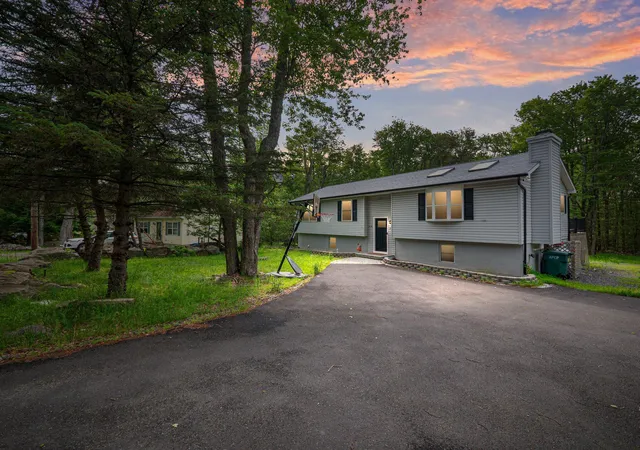 Photo 2 of Single family home for sale at 1533 Black Birch Way, Tobyhanna, PA 18466 | MLS# PM-137879 | Listing updated on 2026-01-02