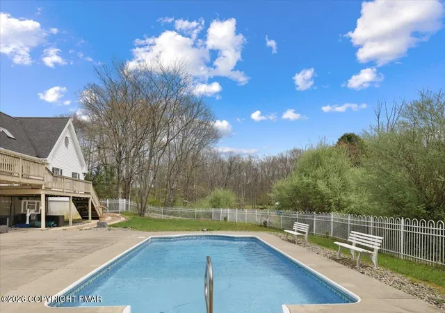 Homes for sale in East Stroudsburg, PA | 514 Highlawn Dr, East Stroudsburg, PA 18302 | MLS# PM-137894