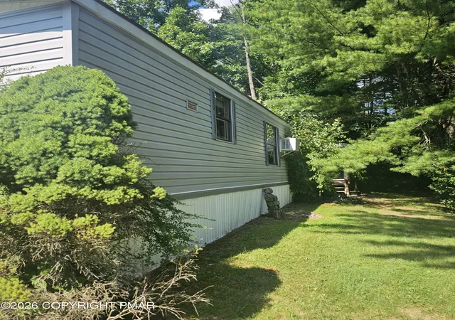 Photo 3 of Manufactured home for sale at 145 Gold Ln, Stroudsburg, PA 18360 | MLS# PM-137949 | Listing updated on 2026-09-01