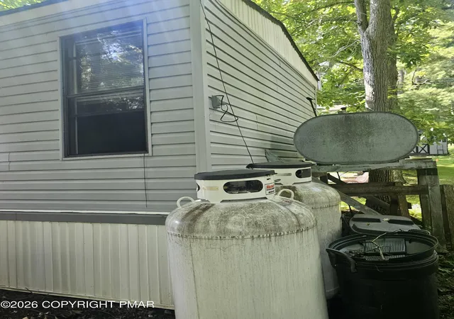 Photo 5 of Manufactured home for sale at 145 Gold Ln, Stroudsburg, PA 18360 | MLS# PM-137949 | Listing updated on 2026-09-01