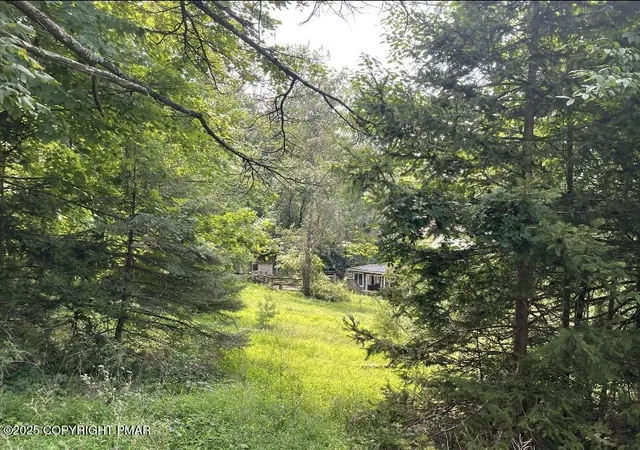 Photo 2 of Single family home for sale at 410 Hunters Farm Rd, Henryville, PA 18332 | MLS# PM-137963 | Listing updated on 2026-10-15